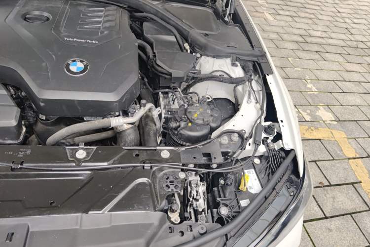 Used BMW 3 Series 2025 325i M Sport Package Engine Bay Left
