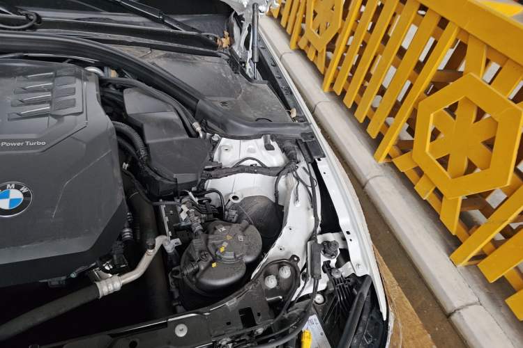 Used BMW 3 Series 2025 325Li M Sport Package Engine Bay Left