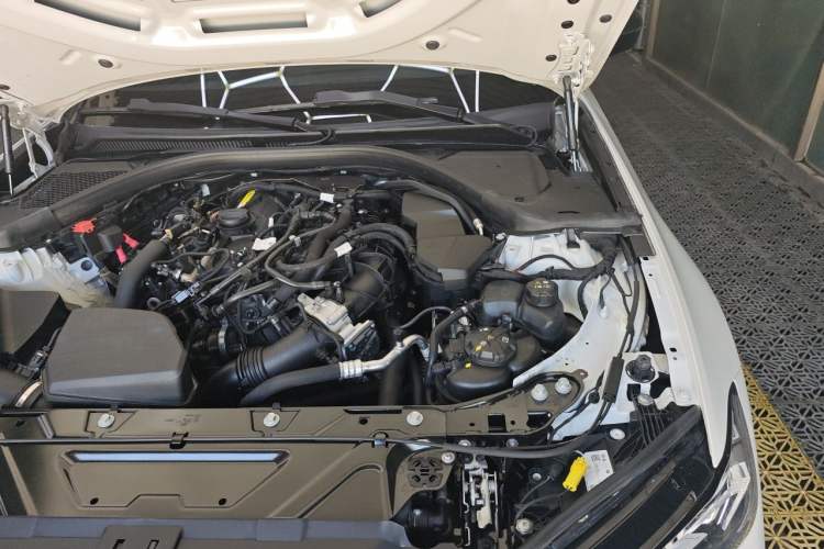 Used BMW 3 Series 2025 330Li M Sport Shadowline Package Engine Bay Left