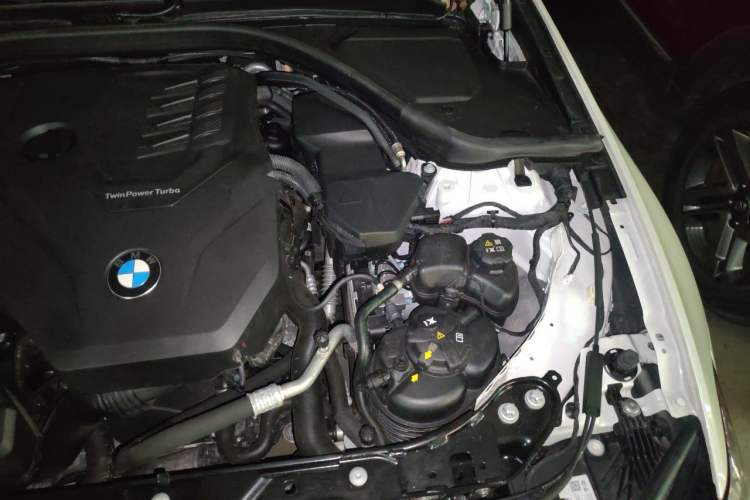 Used BMW 3 Series 2025 330Li M Sport Shadowline Package Engine Bay Left