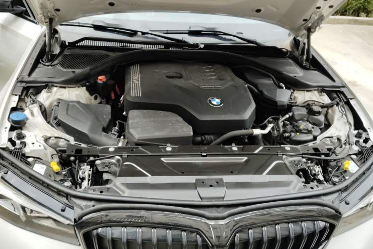 Used BMW 3 Series 2025 330Li M Sport Shadowline Package Engine Bay