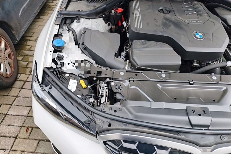 Used BMW 3 Series 2025 325i M Sport Package Engine Bay Right