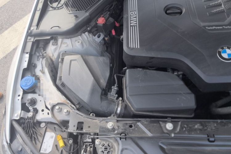 Used BMW 3 Series 2025 325Li M Sport Package Engine Bay Right