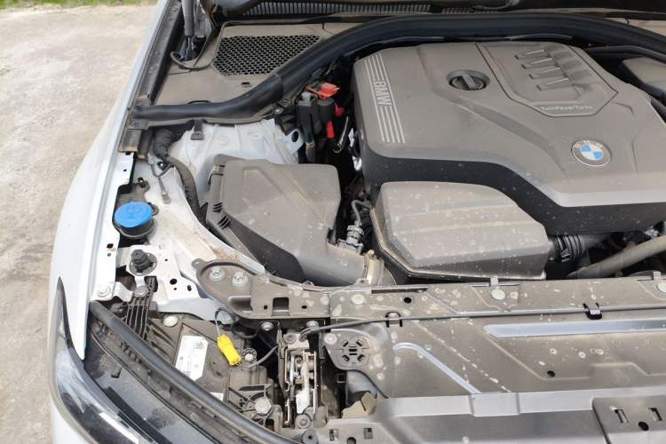 Used BMW 3 Series 2025 330Li M Sport Shadowline Package Engine Bay Right