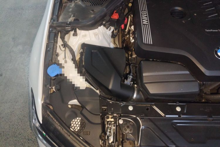 Used BMW 3 Series 2025 330Li M Sport Shadowline Package Engine Bay Right