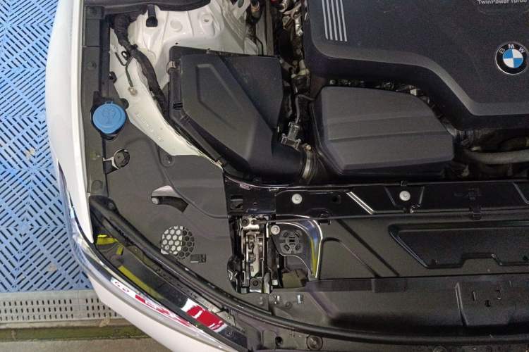 Used BMW 3 Series 2025 330i M Sport Night Edition Package Engine Bay Right