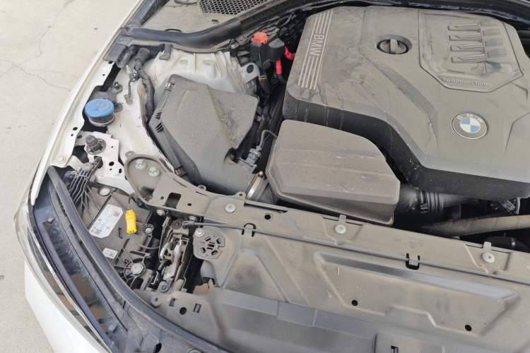 Used BMW 3 Series 2025 330Li M Sport Shadowline Package Engine Bay Right