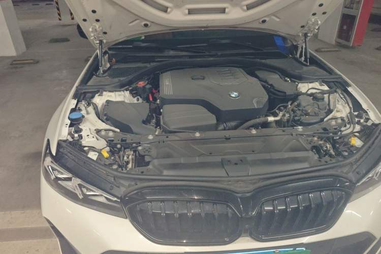 Used BMW 3 Series 2025 330i M Sport Night Edition Package Engine Bay Right