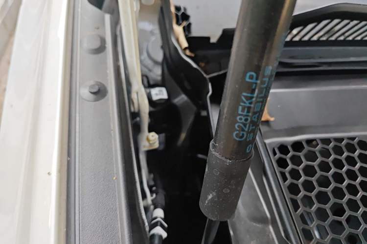 Used BMW 3 Series 2025 325Li M Sport Package Engine Bay Right