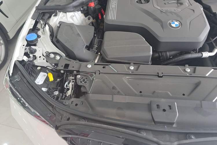 Used BMW 3 Series 2025 330Li M Sport Shadowline Package Engine Bay Right