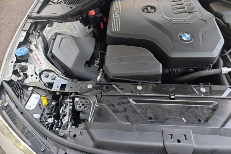 Used BMW 3 Series 2025 330Li M Sport Shadowline Package Engine Bay Right