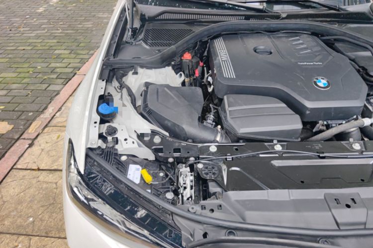 Used BMW 3 Series 2025 325i M Sport Package Engine Bay Right