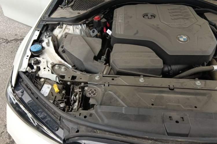 Used BMW 3 Series 2025 330Li M Sport Shadowline Package Engine Bay Right