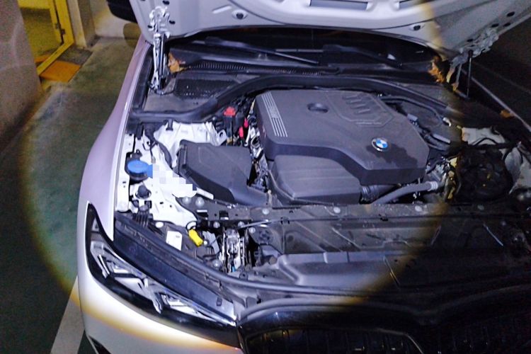 Used BMW 3 Series 2025 330Li M Sport Shadowline Package Engine Bay Right