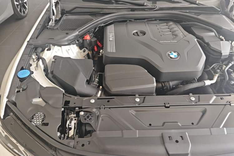 Used BMW 3 Series 2025 330Li M Sport Shadowline Package Engine Bay Right