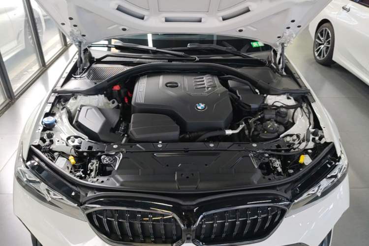 Used BMW 3 Series 2025 330Li M Sport Shadowline Package Engine Bay