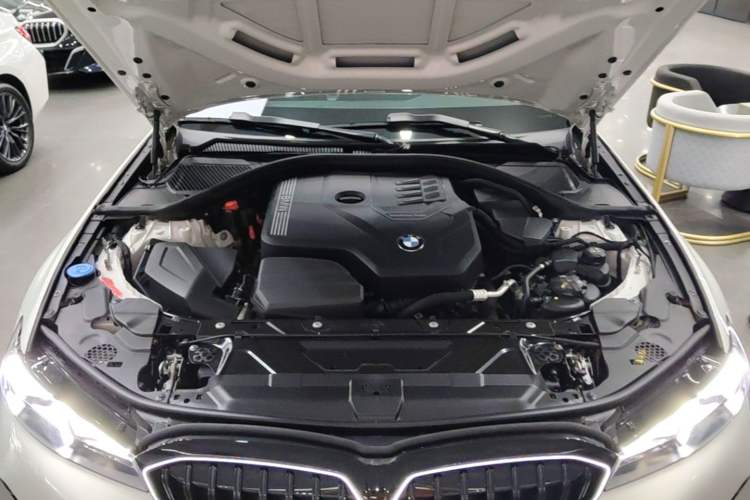 Used BMW 3 Series 2025 330Li M Sport Shadowline Package Engine Bay