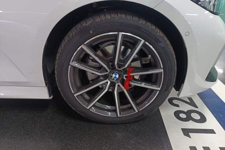 Used BMW 3 Series 2025 325i M Sport Package Exterior 1