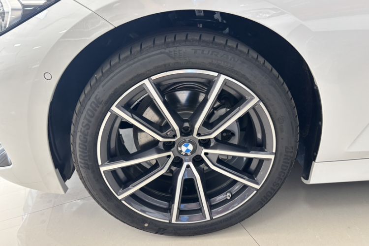 Used BMW 3 Series 2025 325Li M Sport Package Exterior 2