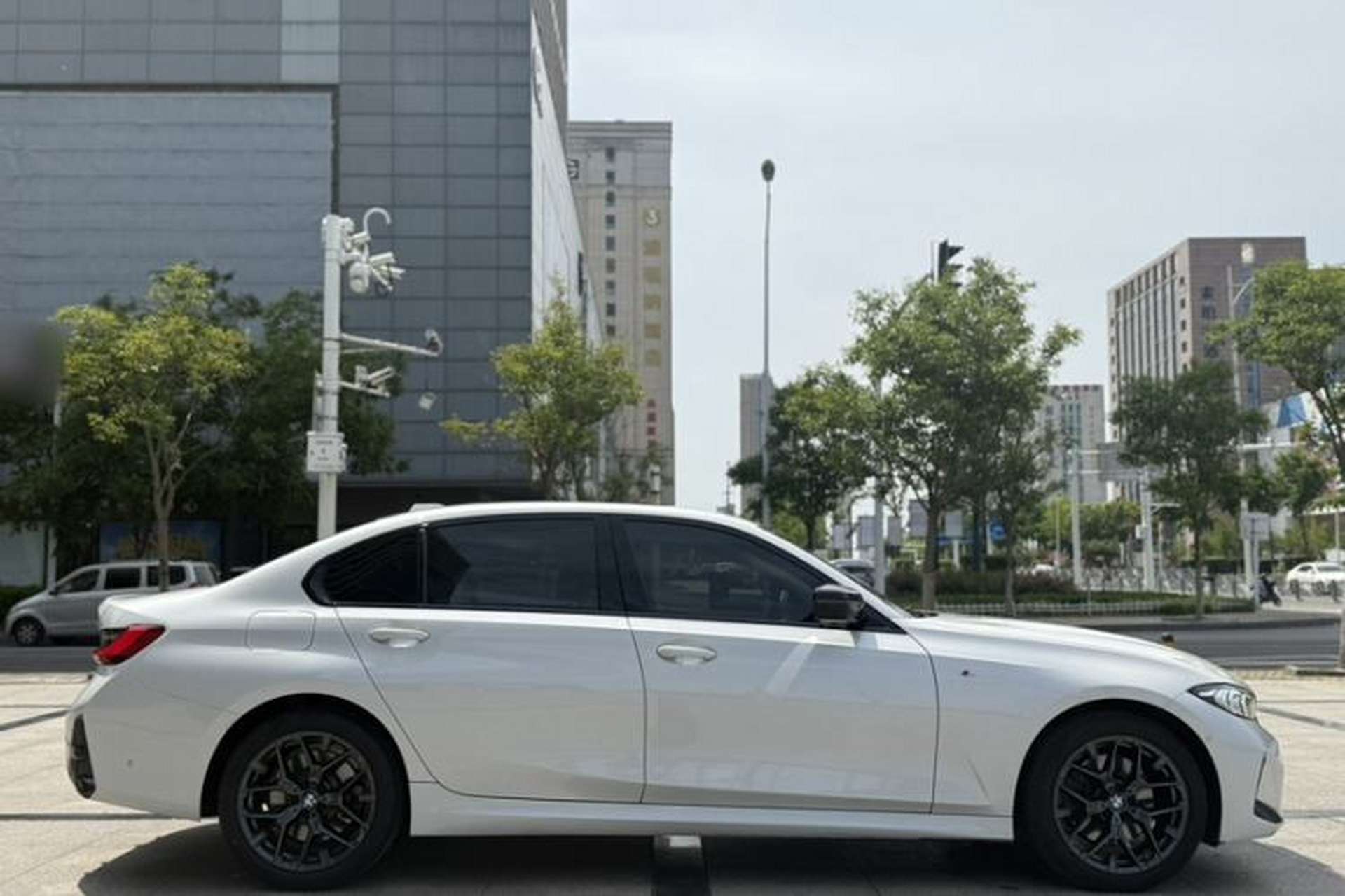 Used BMW 3 Series 2025 330Li M Sport Shadowline Package Exterior 2