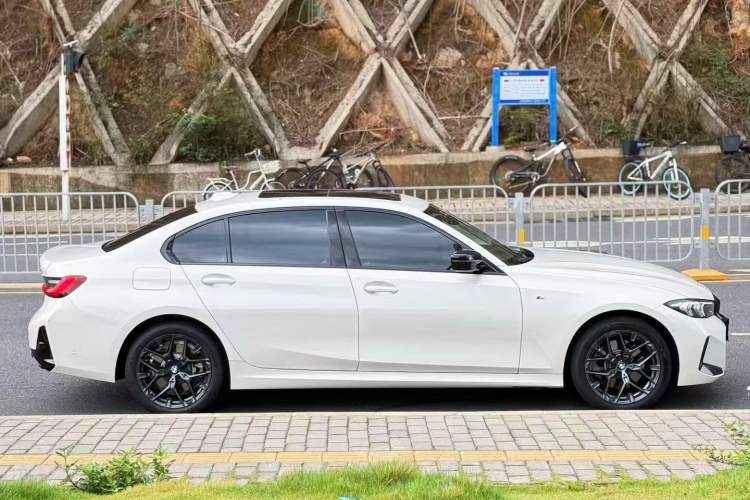 Used BMW 3 Series 2025 330Li M Sport Shadowline Package Exterior 3