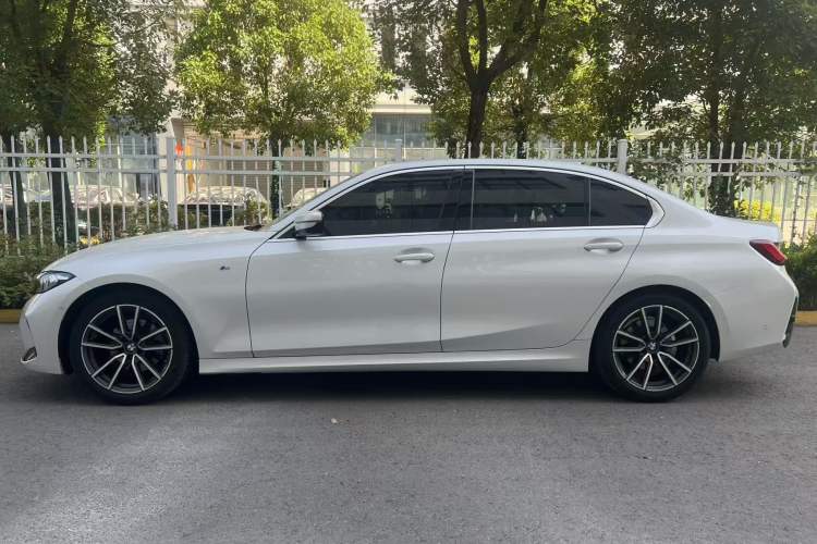 Used BMW 3 Series 2025 325Li M Sport Package Exterior 3