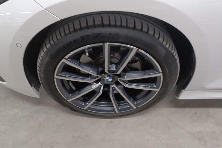 Used BMW 3 Series 2025 325Li M Sport Package Exterior 3