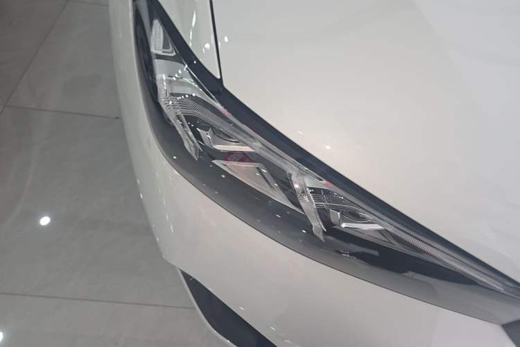 Used BMW 3 Series 2025 330Li M Sport Shadowline Package Exterior 3