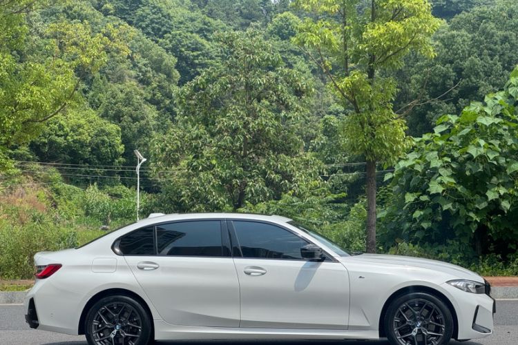 Used BMW 3 Series 2025 330Li M Sport Shadowline Package Exterior 3