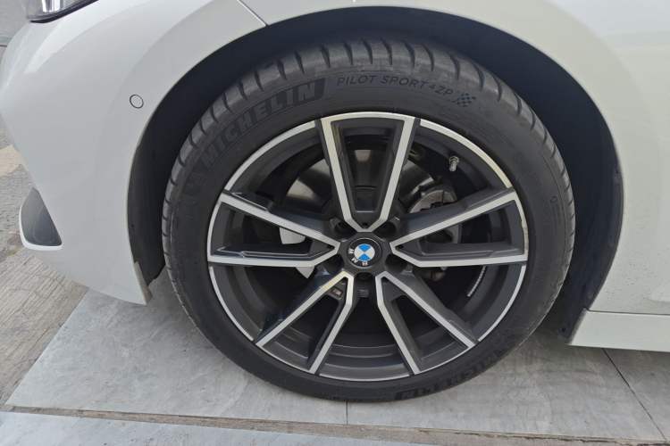 Used BMW 3 Series 2025 325Li M Sport Package Exterior 4