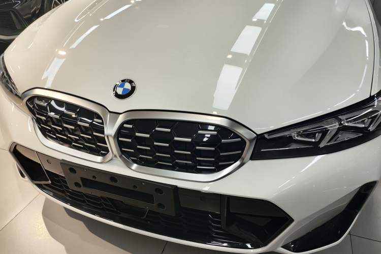 Used BMW 3 Series 2025 325Li M Sport Package Exterior 4