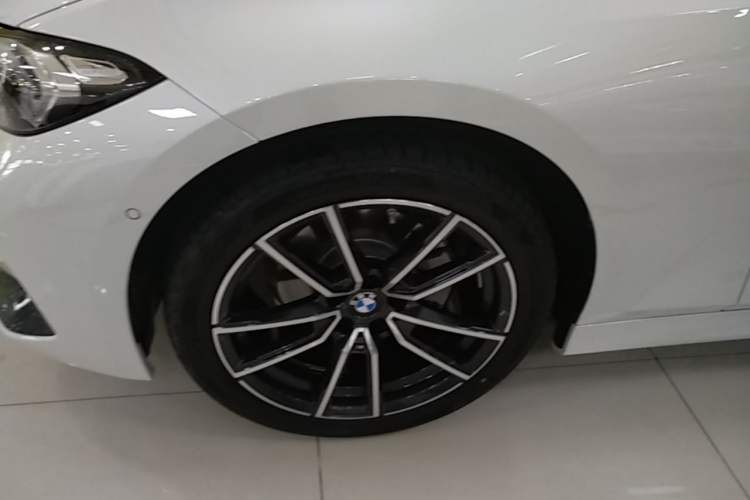 Used BMW 3 Series 2025 325Li M Sport Package Exterior 4