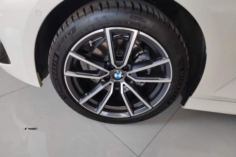 Used BMW 3 Series 2025 325Li M Sport Package Exterior 4