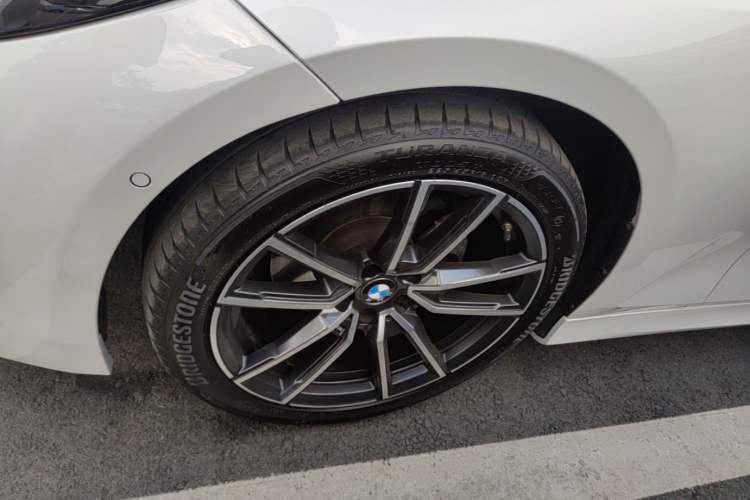 Used BMW 3 Series 2025 325Li M Sport Package Exterior 4