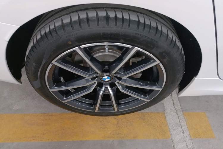 Used BMW 3 Series 2025 325Li M Sport Package Exterior 4