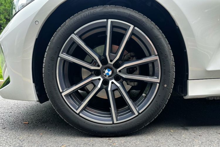 Used BMW 3 Series 2025 325Li M Sport Package Exterior 5