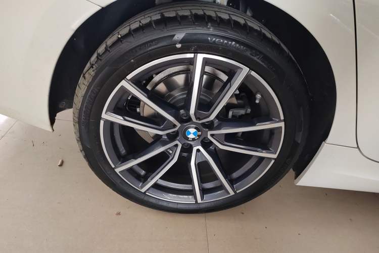 Used BMW 3 Series 2025 325Li M Sport Package Exterior 5