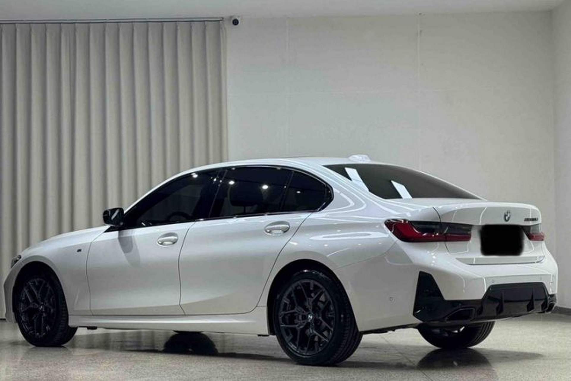 Used BMW 3 Series 2025 330Li M Sport Shadowline Package Exterior 5