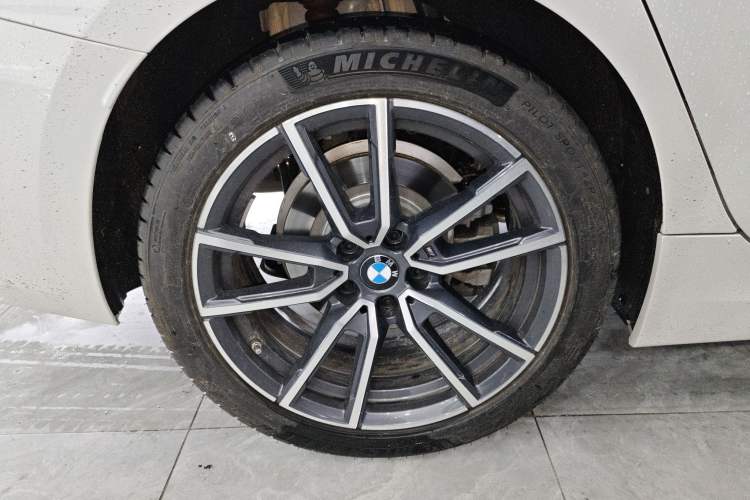 Used BMW 3 Series 2025 325Li M Sport Package Exterior 5