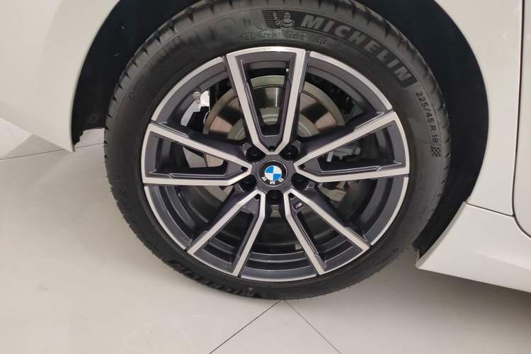 Used BMW 3 Series 2025 325Li M Sport Package Exterior 5