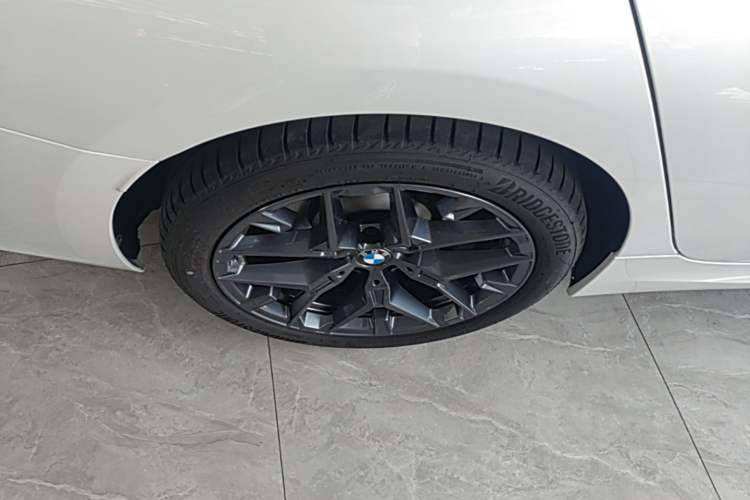 Used BMW 3 Series 2025 330Li M Sport Shadowline Package Exterior 5