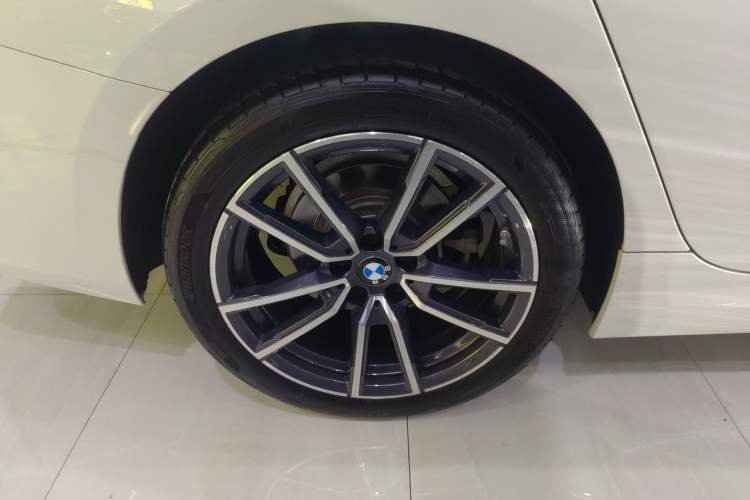 Used BMW 3 Series 2025 325Li M Sport Package Exterior 5