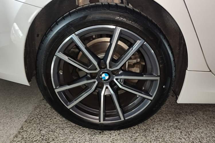 Used BMW 3 Series 2025 325Li M Sport Package Exterior 5