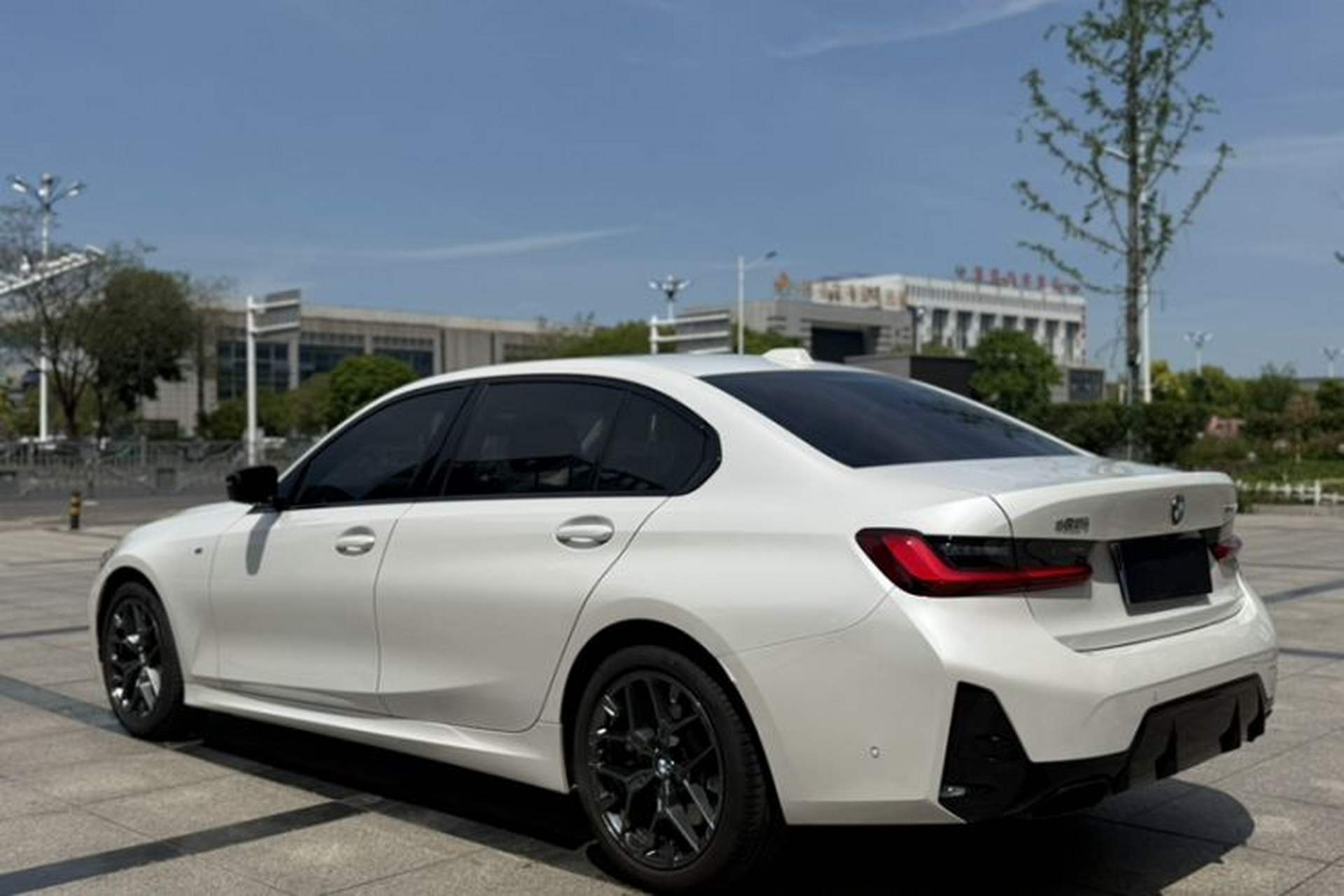 Used BMW 3 Series 2025 330Li M Sport Shadowline Package Exterior 5