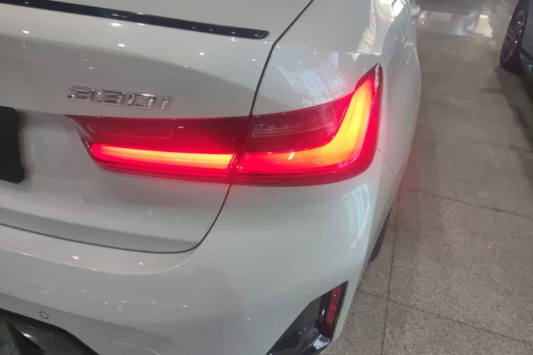 Used BMW 3 Series 2025 330i M Sport Night Edition Package Exterior 6