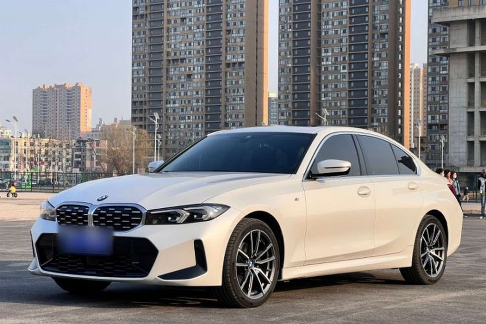 Used BMW 3 Series 2025 325i M Sport Package Front Left 45 Deg