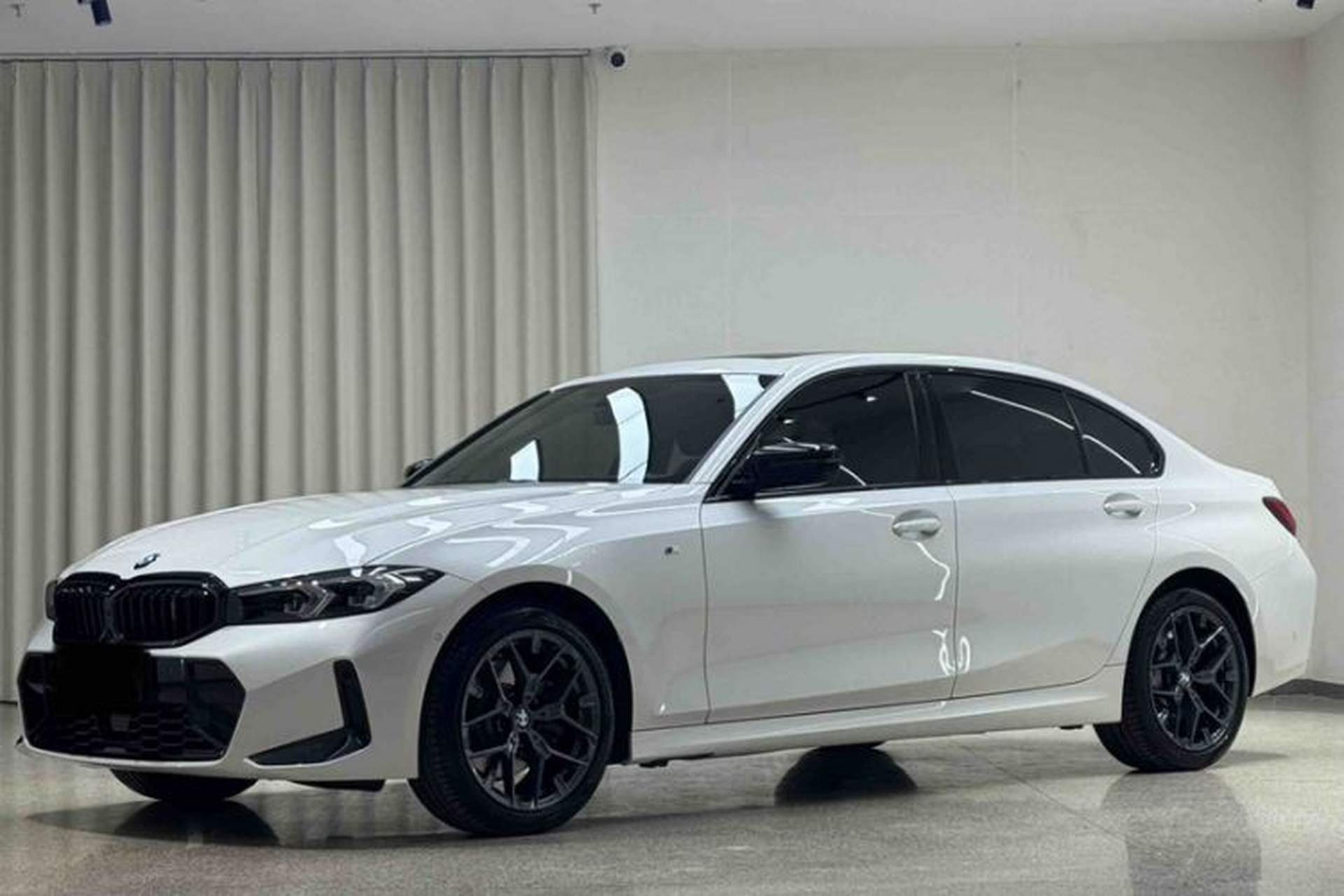 Used BMW 3 Series 2025 330Li M Sport Shadowline Package Front Left 45 Deg
