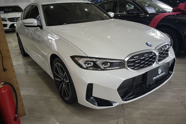 Used BMW 3 Series 2025 325i M Sport Package Front Right 45 Deg