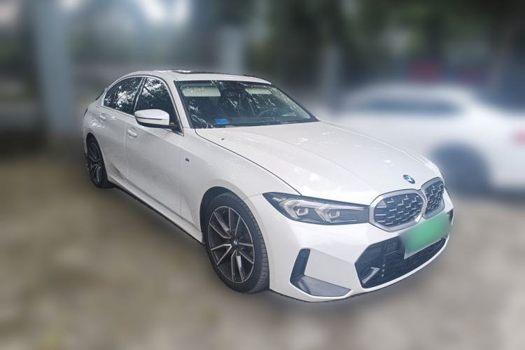 Used BMW 3 Series 2025 325i M Sport Package Front Right 45 Deg