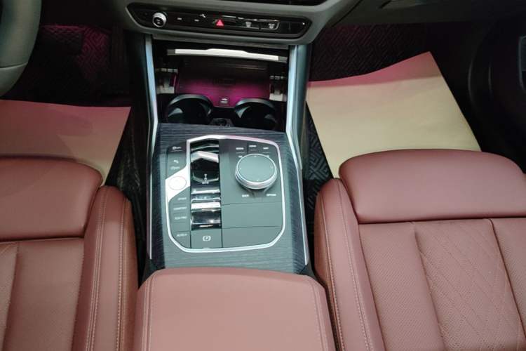 Used BMW 3 Series 2025 325Li M Sport Package Gear Lever